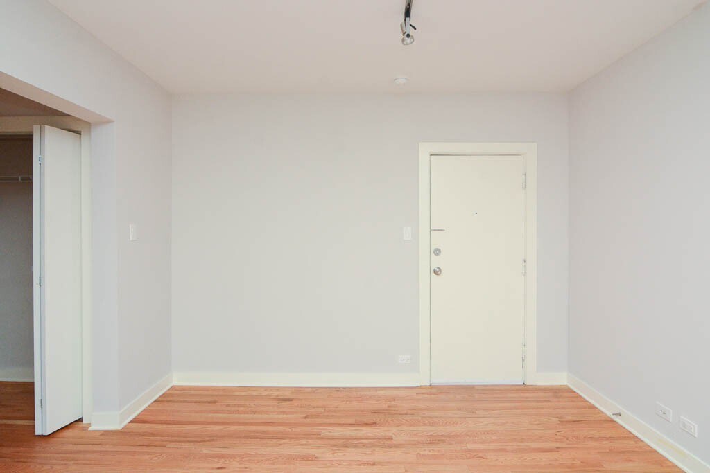 Building Photo - 2402 N Kedzie Blvd