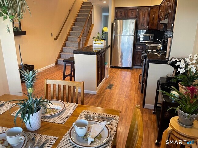 Building Photo - 448 Cypress Rd