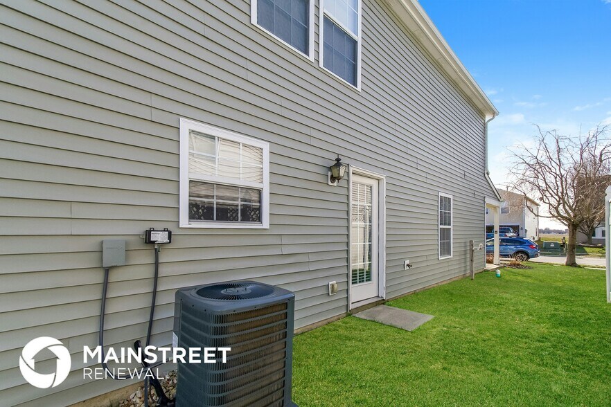 Building Photo - 2031 Bridlewood Dr