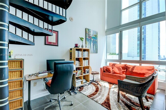 Building Photo - 300 S Biscayne Blvd