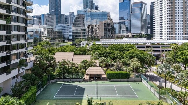Building Photo - 520 Brickell Key Dr