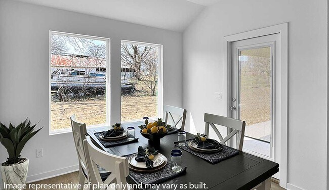 Building Photo - 3030 Loredo Ln