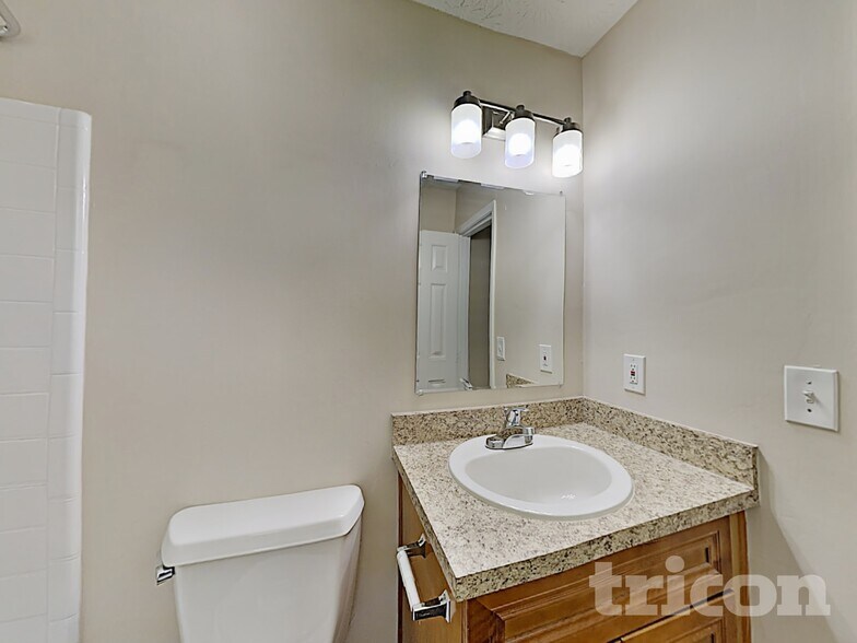 Building Photo - 3638 Mansfield Ln