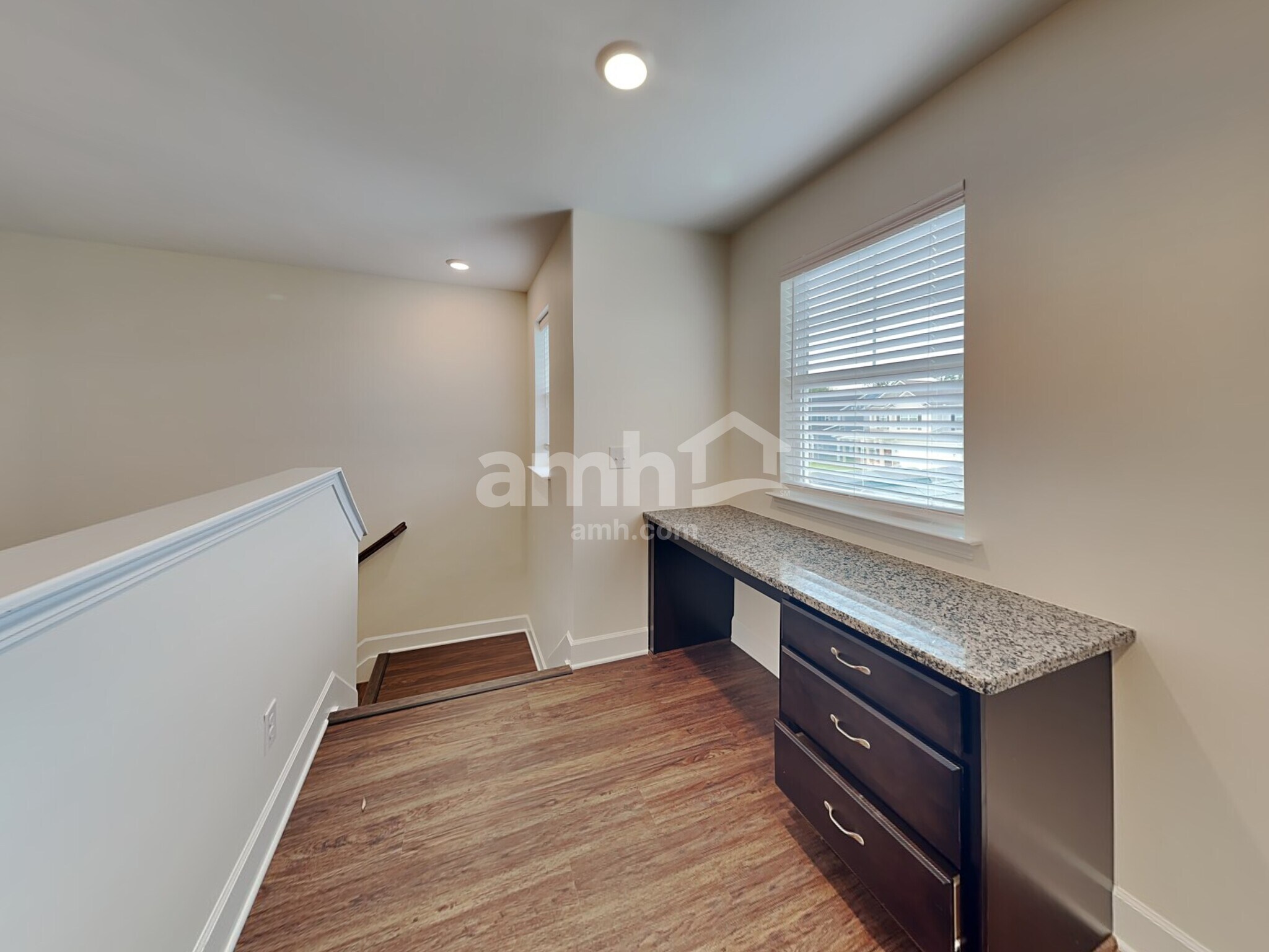 Building Photo - 3102 Esquire Dr