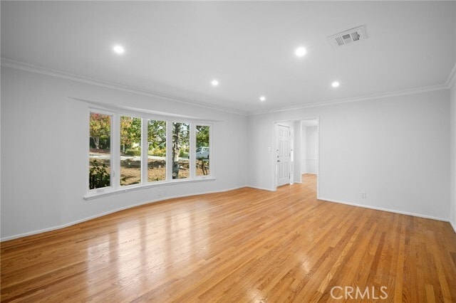 Building Photo - 685 Rim Rd