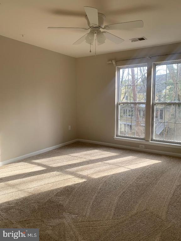 Building Photo - 406 Kentlands Blvd