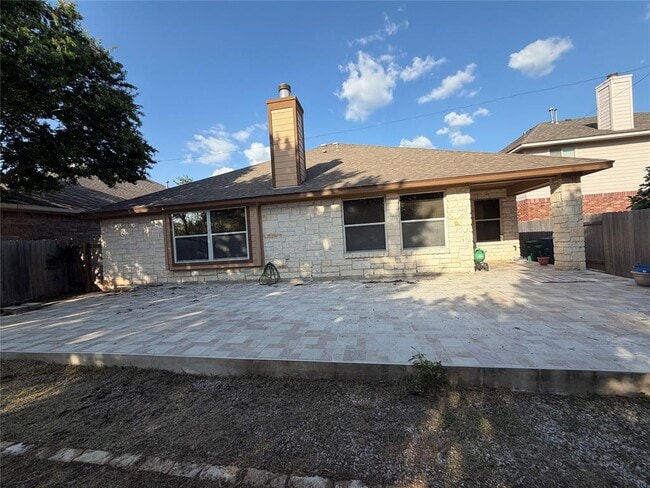Building Photo - 15228 Fernhill Dr
