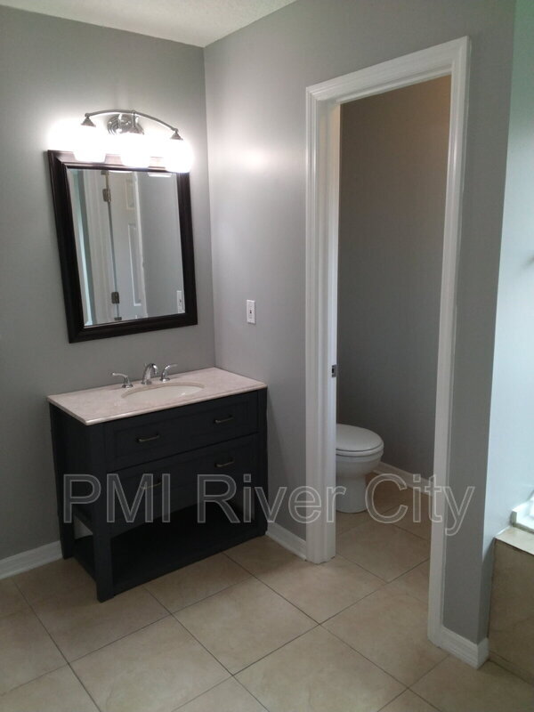 Building Photo - 818 Filmore Ln