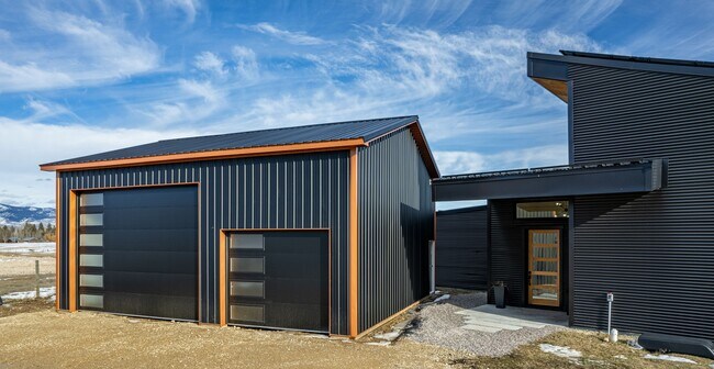 Building Photo - 5052 Hoblitt Ln
