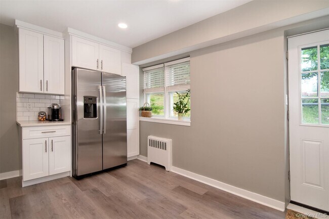 Building Photo - 140 N Broadway