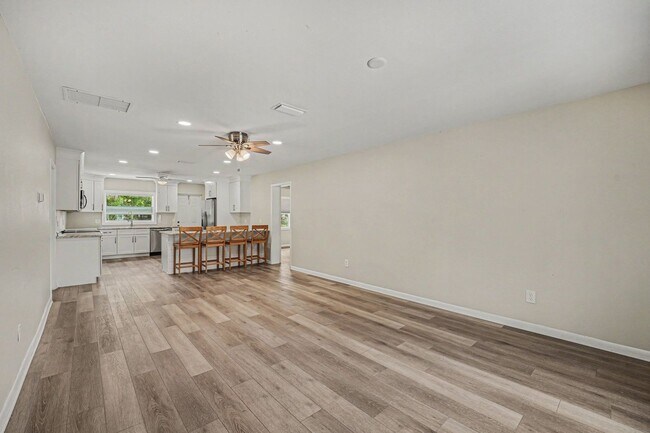 Building Photo - 20 Hardee Cir N
