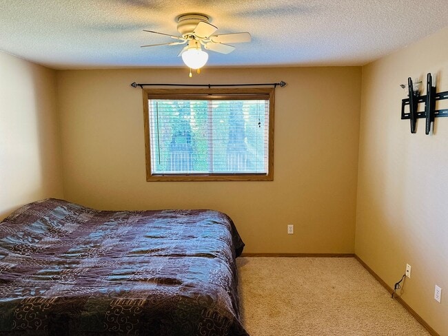 Building Photo - Charming Fisher's Landing Home