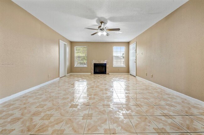Building Photo - 9700 Leawood Blvd
