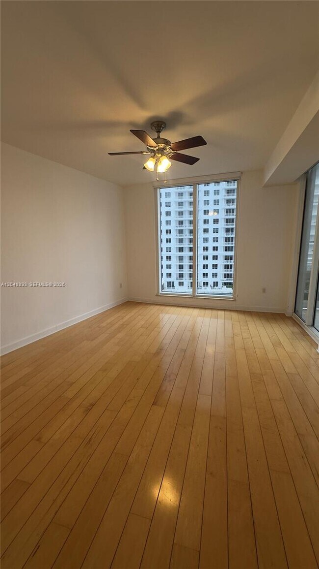 Building Photo - 901 Brickell Key Blvd