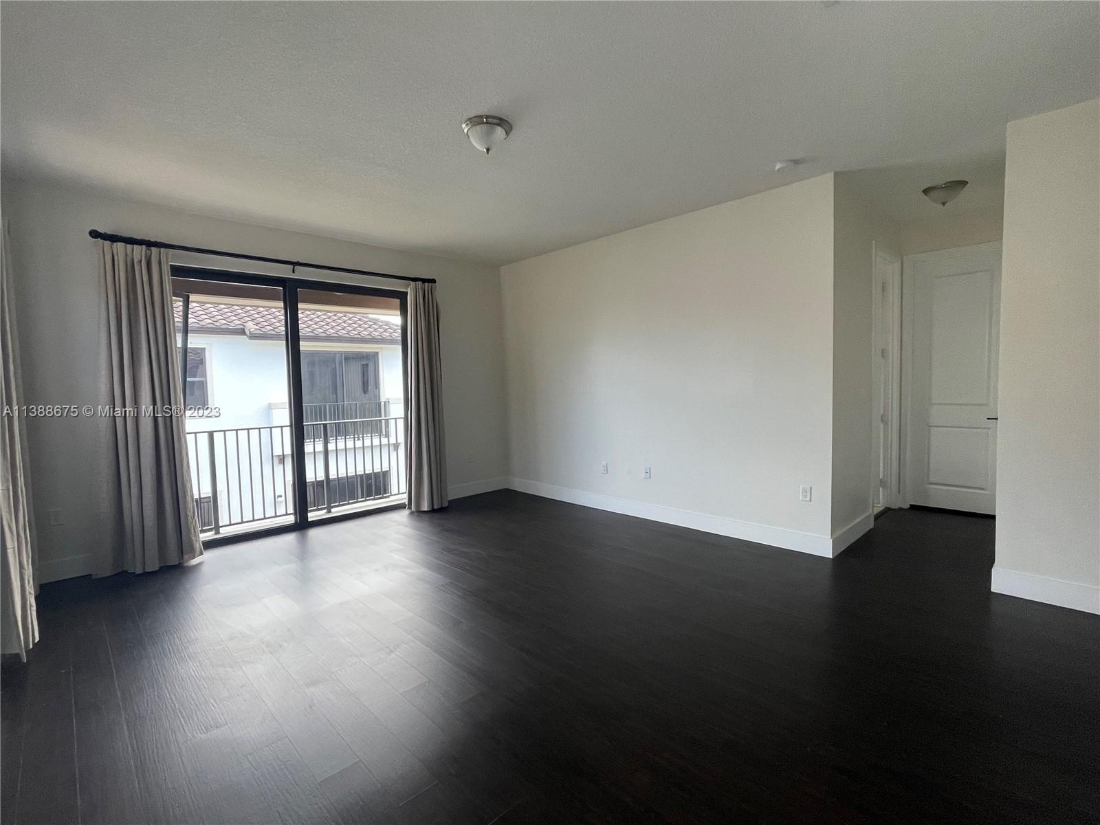 Building Photo - 3316 W 98th Pl