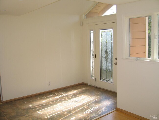 Building Photo - 230 Diviso St