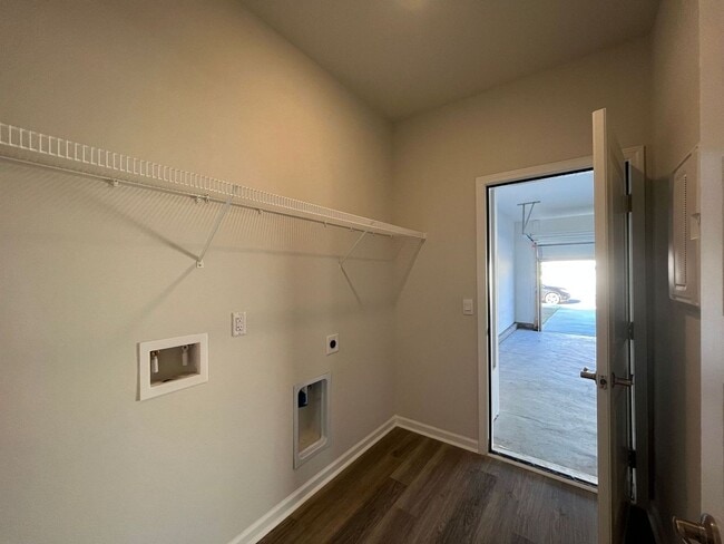 Building Photo - 149 Holloway Hill