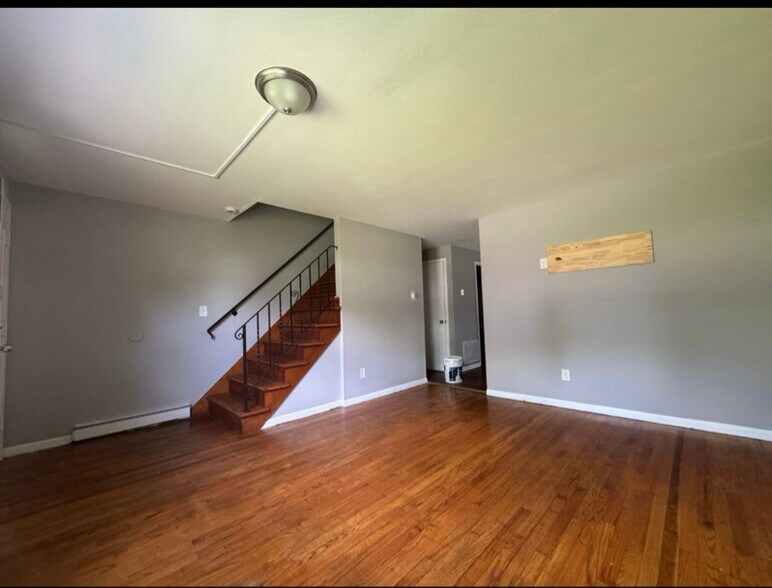 Building Photo - 143 Franklin Rd