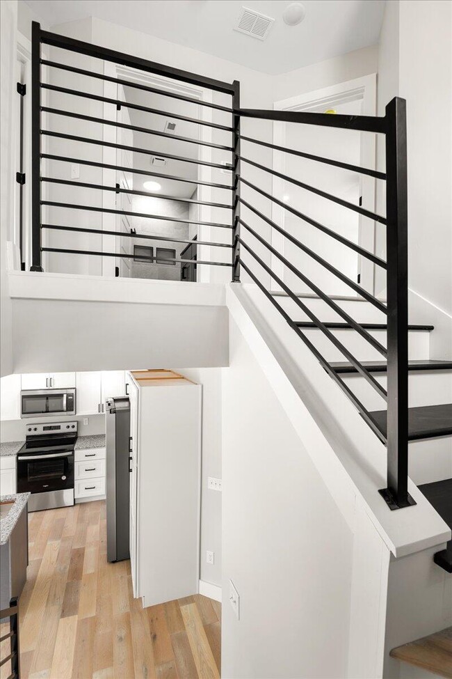 Building Photo - 145 Crooked Creek Dr