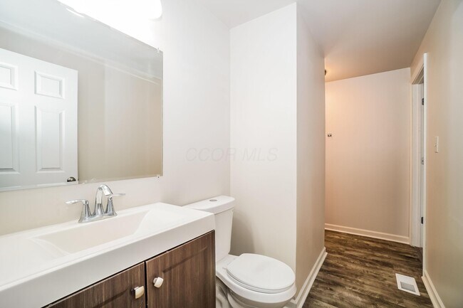 Building Photo - 4005 Vermilion Ave