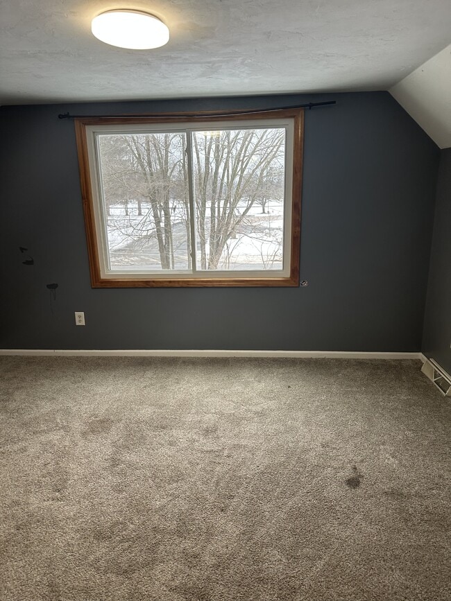 Building Photo - 9 S 160th Ave