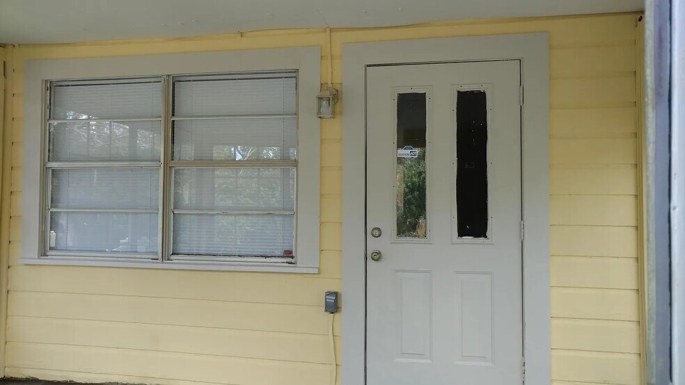 Building Photo - 139 S Pine Hills Rd