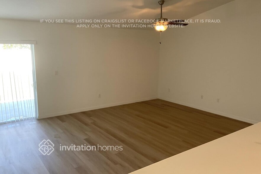 Building Photo - 27 Red Birch Ln