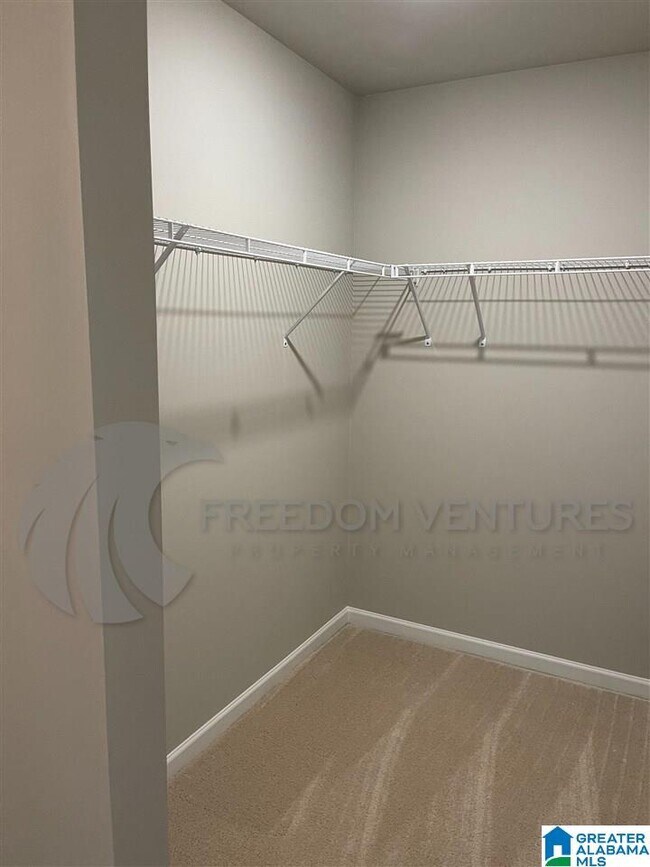 Building Photo - 401 Woodland Trl