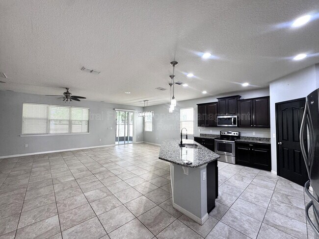 Building Photo - 11860 Thatcher Ave