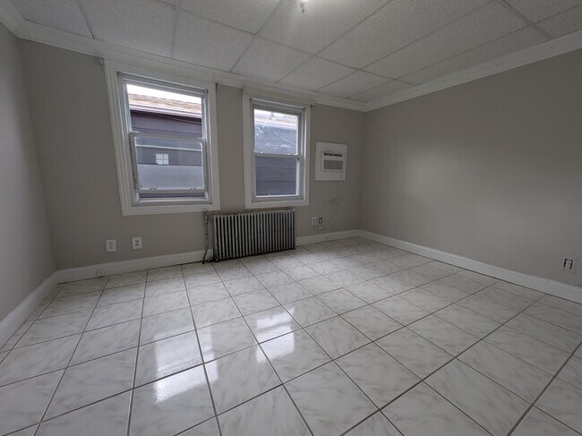 Building Photo - 1430 44th St