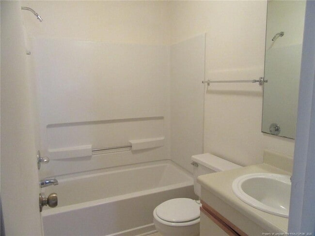 Building Photo - 663 Bartons Landing Pl