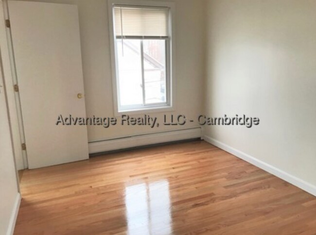 Building Photo - 71 5th St