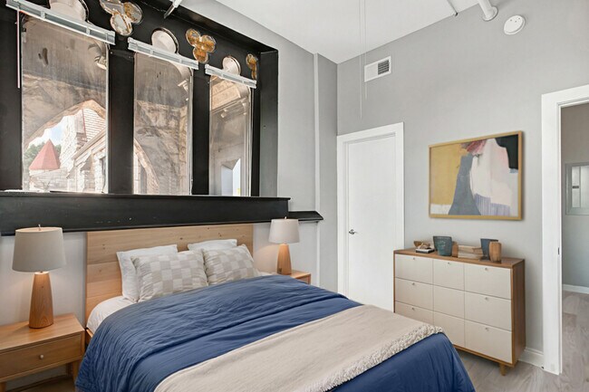 Building Photo - 4301 Olive St