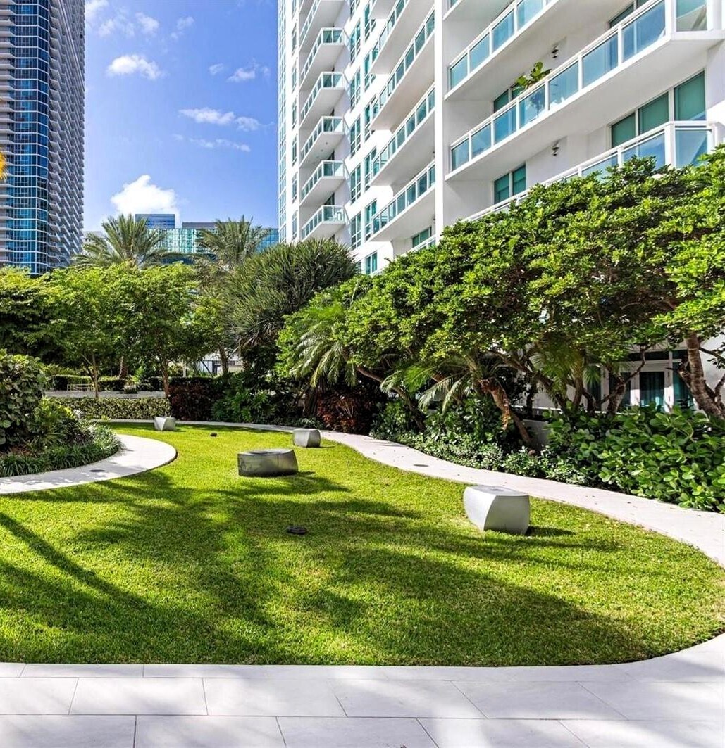 Building Photo - 951 Brickell Ave