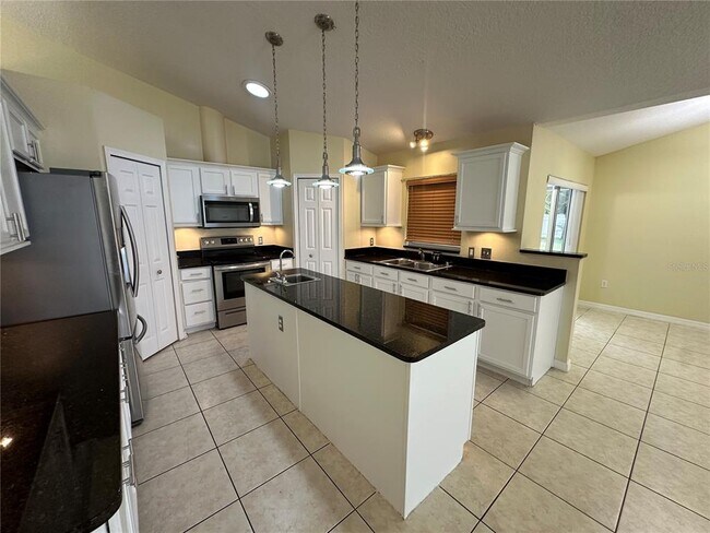 Building Photo - 5313 Sunset Canyon Dr