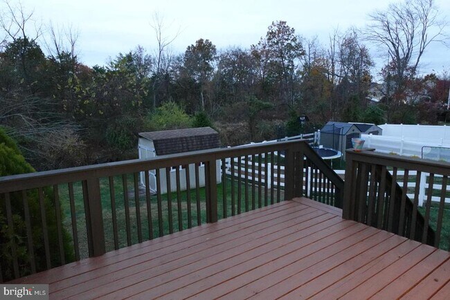 Building Photo - 737 Seminary St