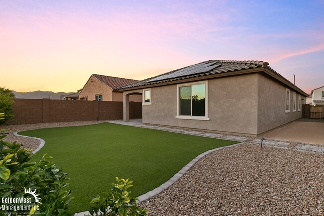 Building Photo - Modern 3Bdm 2Ba Litchfield Park Home with Stylish Upgrades!