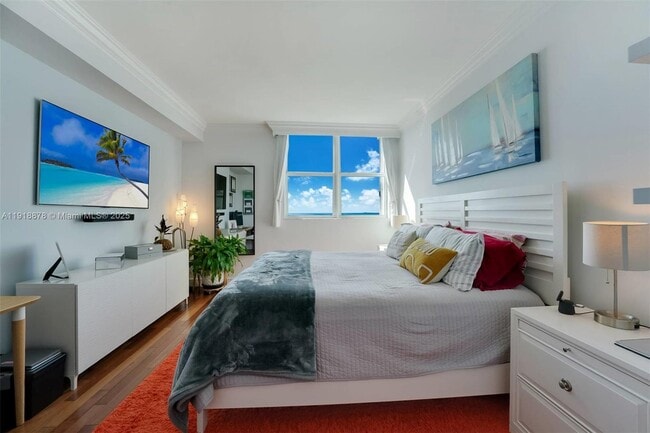 Building Photo - 2475 Brickell Ave