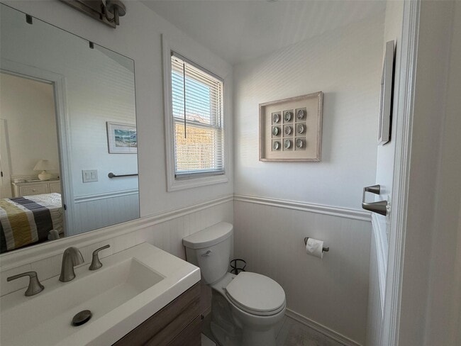 Building Photo - 760 Ocean Breeze Walk