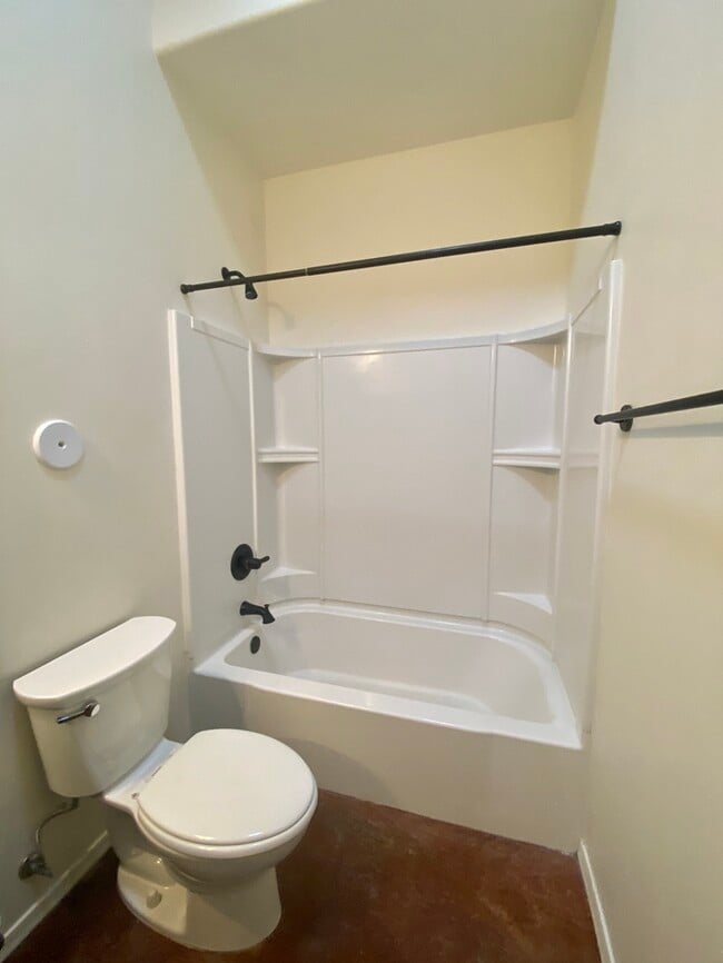 Building Photo - FOR RENT / Pre-Leasing