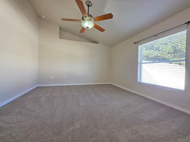Building Photo - FOR RENT in Newberry 4 Bed, 2 bath corner home