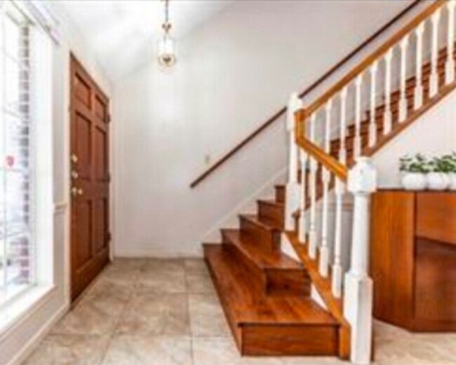 Building Photo - 14303 Oak Chase Dr