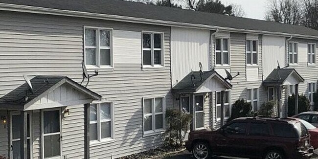 Primary Photo - 89 Meadowgreen Dr