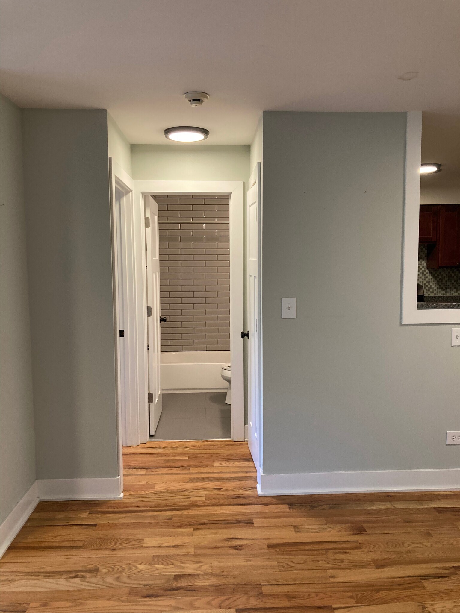 Building Photo - 696 Elm Pl