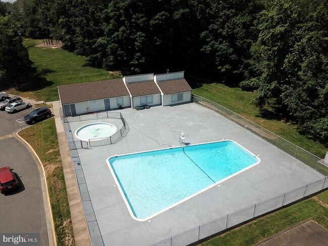 Building Photo - 12703 Dara Dr