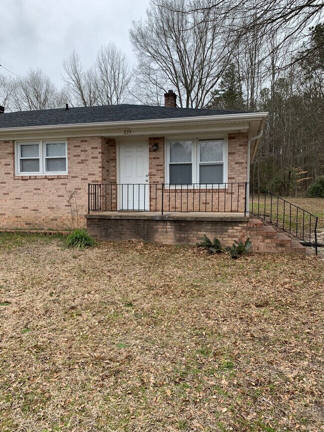 Building Photo - 235 Eastbrook Dr