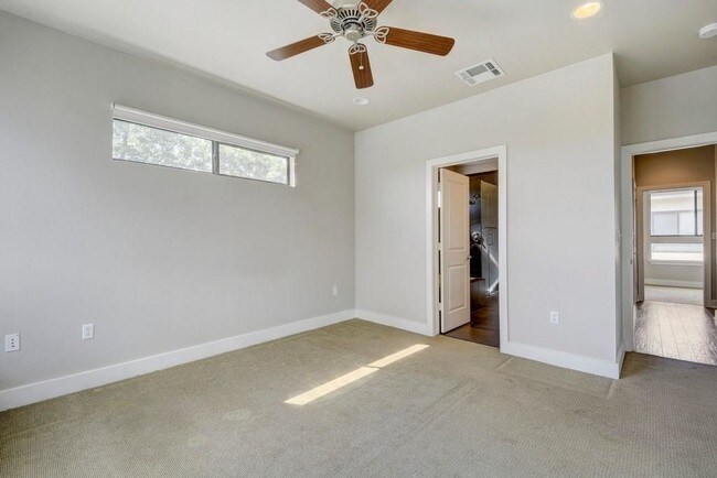 Building Photo - 304 W Alpine Rd