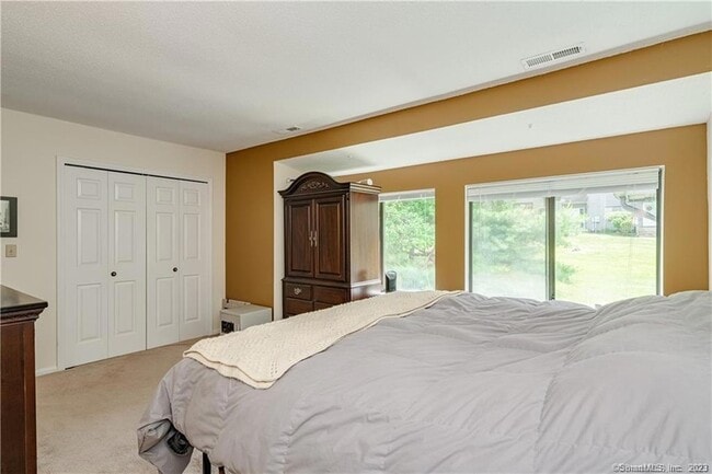 Building Photo - 128 Conestoga Way
