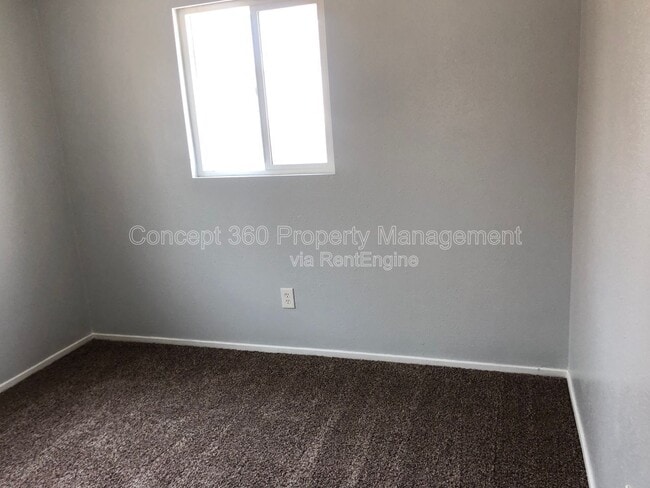 Building Photo - 1910 E 59th St