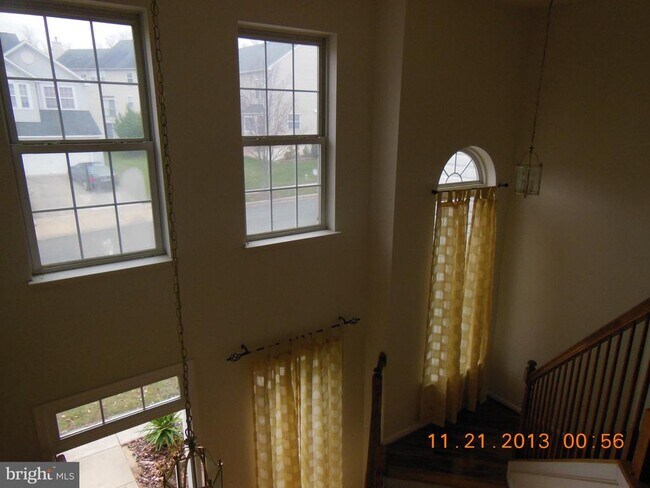 Building Photo - 11151 Yellow Leaf Way
